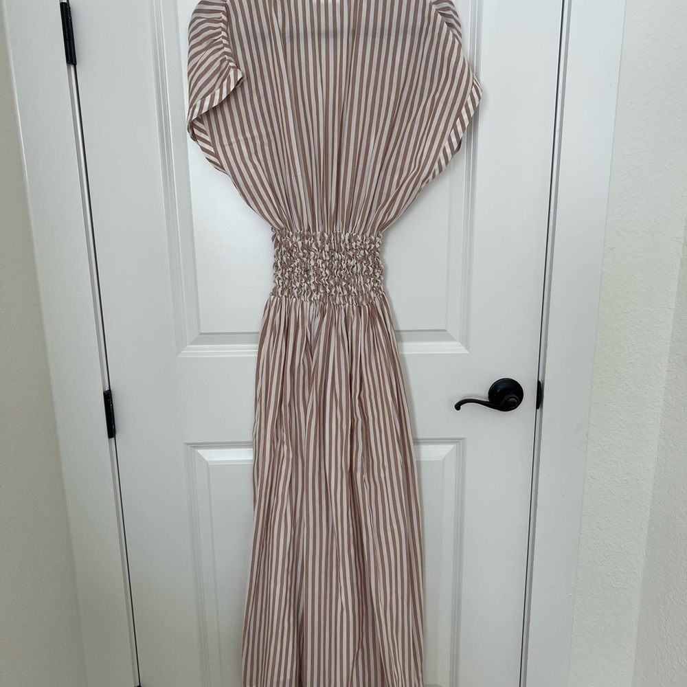Chic Striped Maxi Dress in Cream - Picture 4 of 5